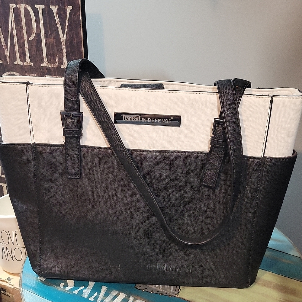 Damsel In Defense in Black and White Conceal Carry Bag